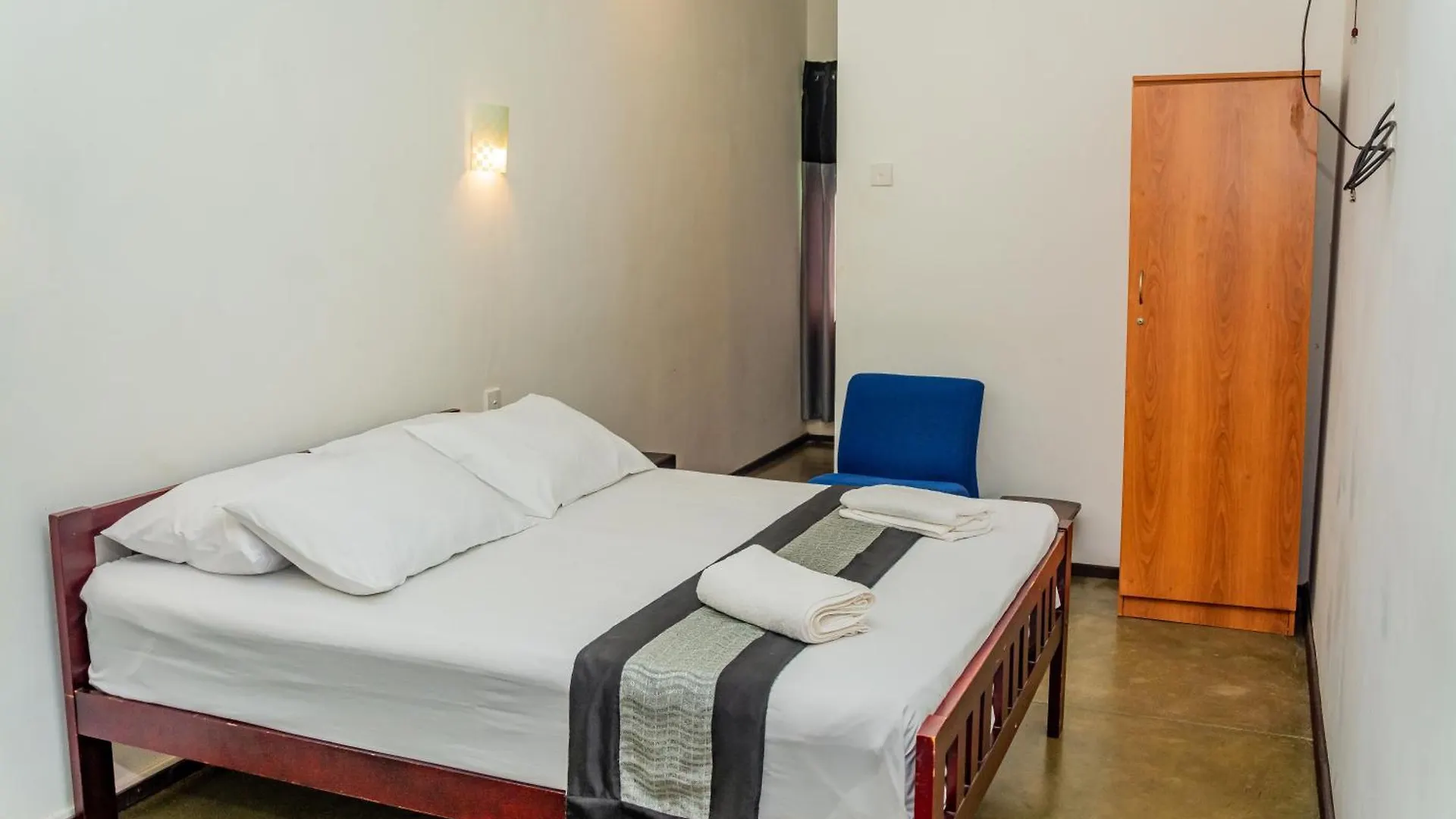 Shico Transit Hotel Negombo Inn