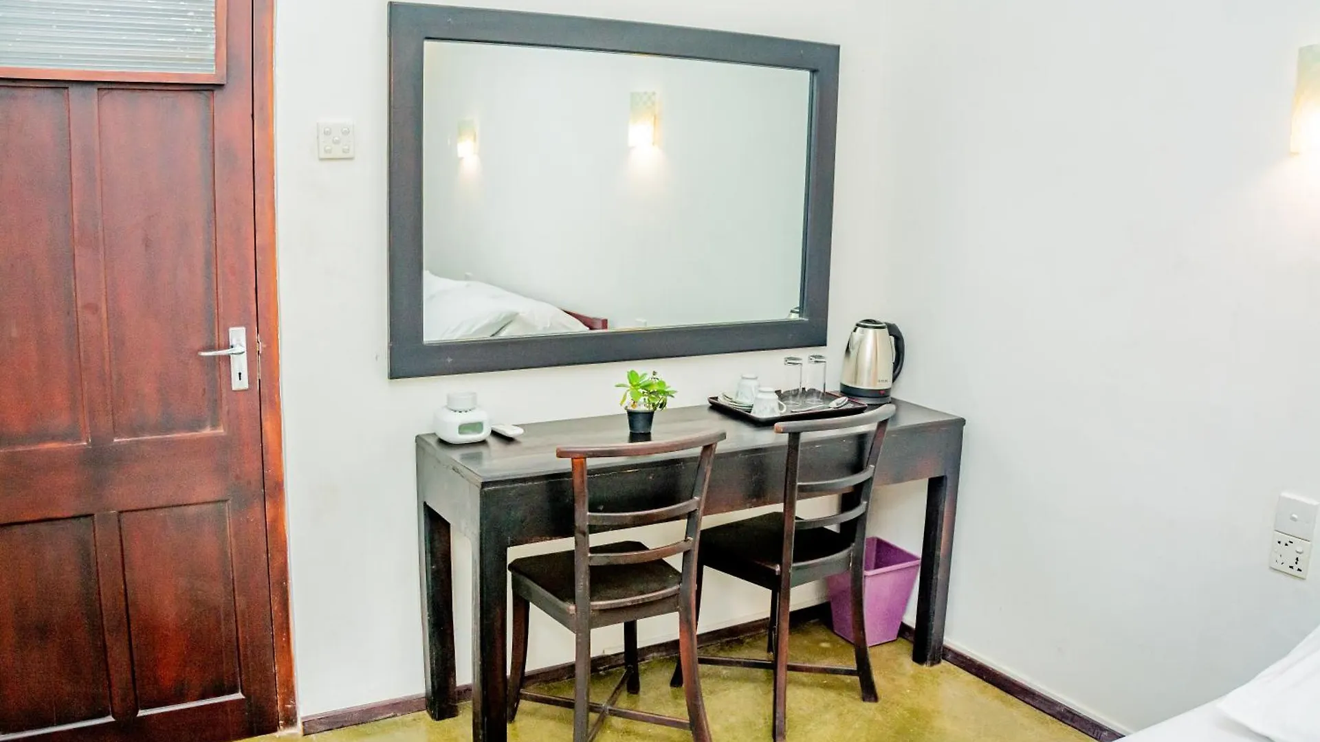 Inn Shico Transit Hotel Negombo
