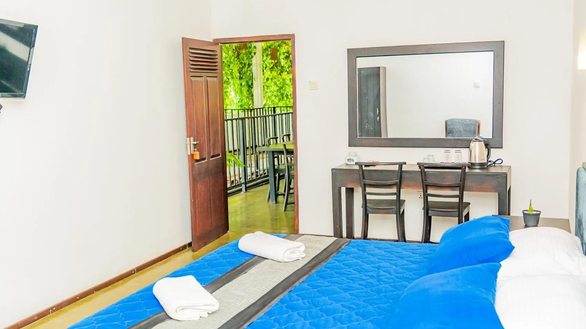 Shico Transit Hotel Negombo Inn